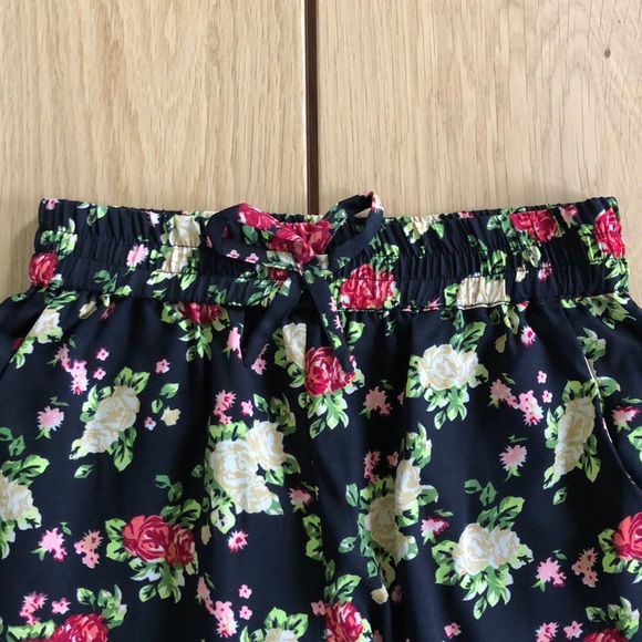 Girl’s pants - Picture 3 of 6